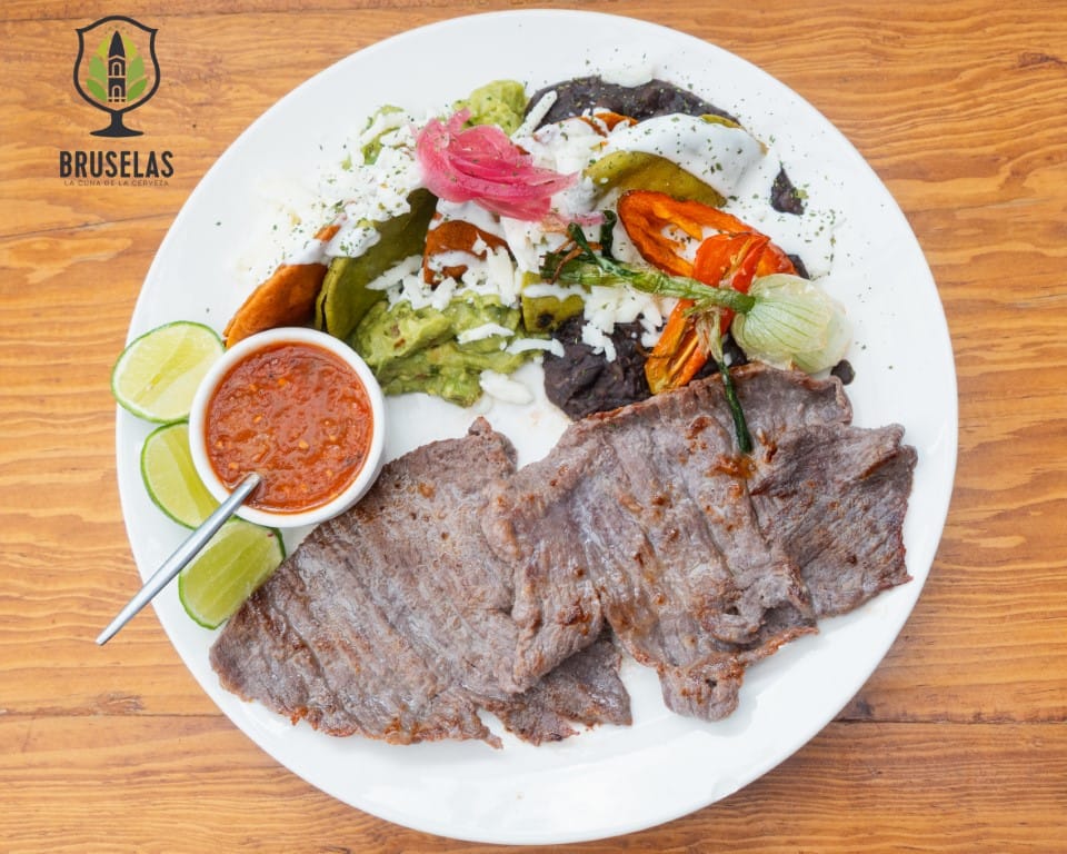 Cecina Huasteca con Enchiladas